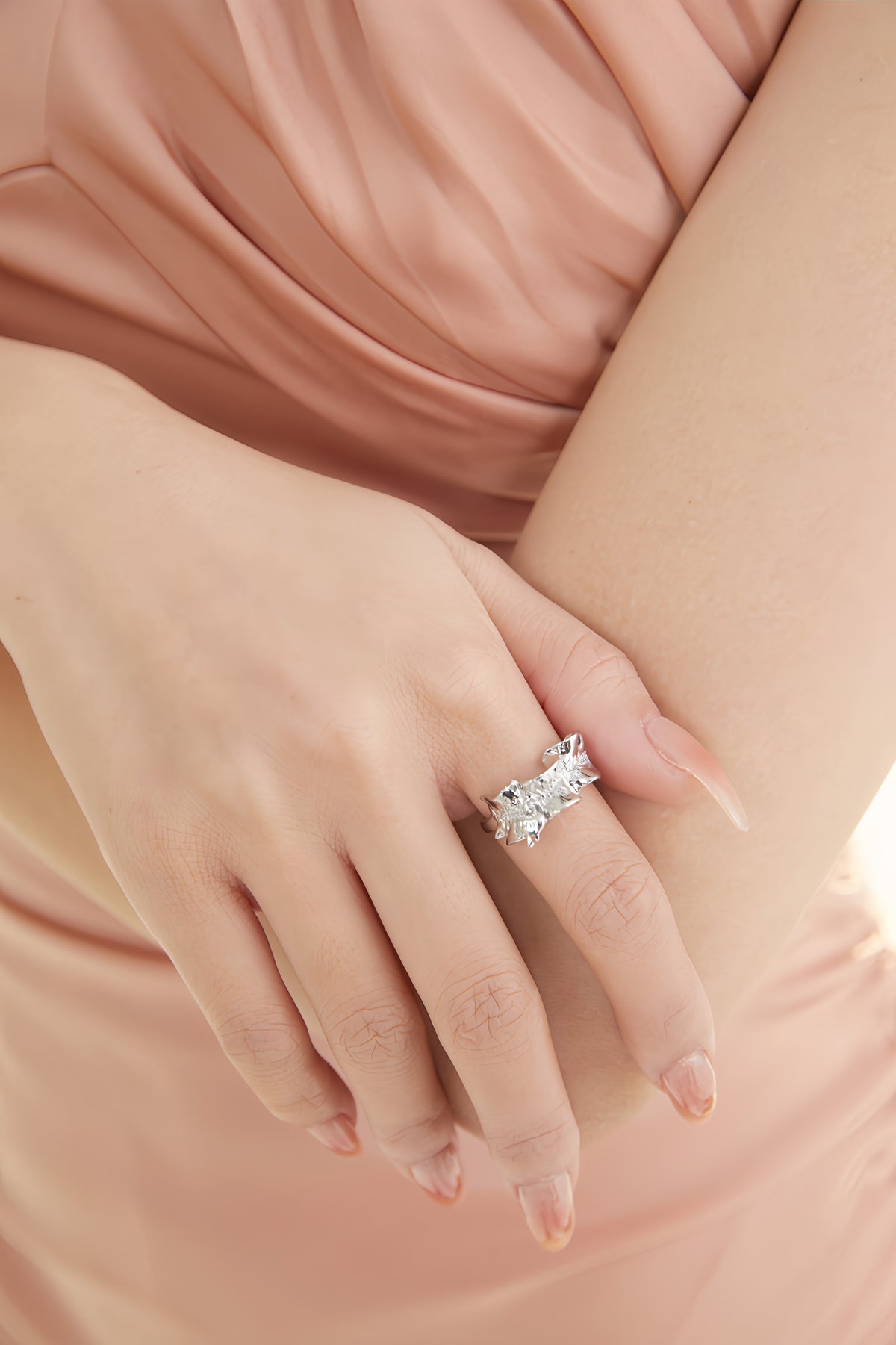 MOON WILD-Ribbon Curve Ring