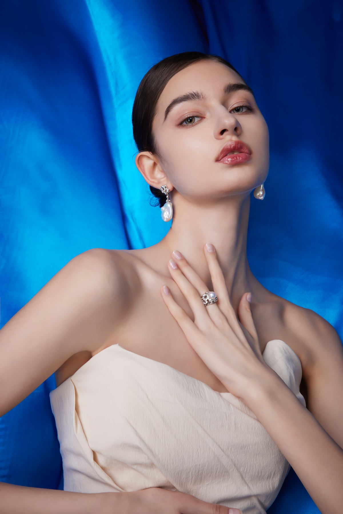 CIGALONG-Baroque Glow Pearl Drop Earrings