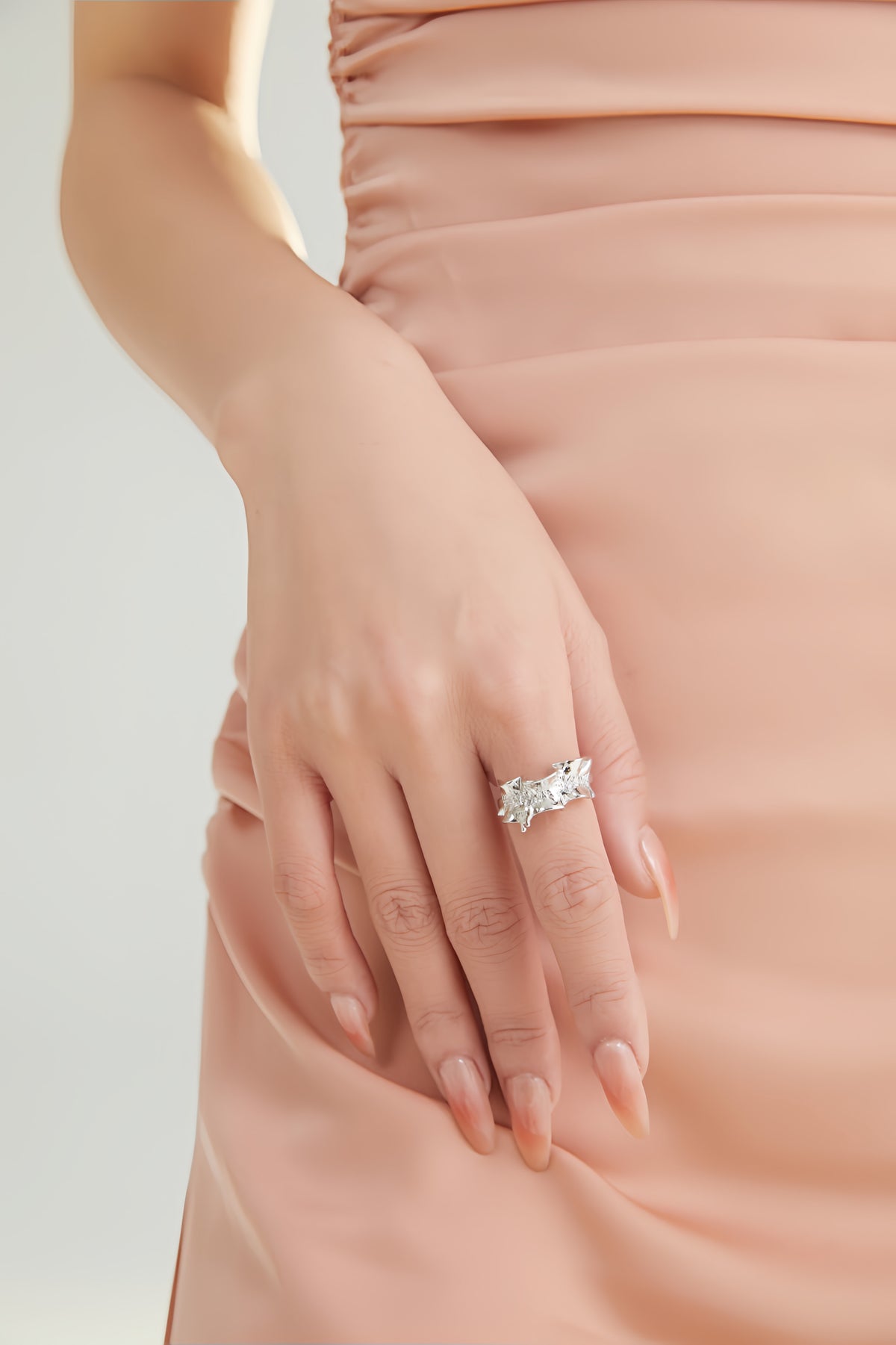 MOON WILD-Ribbon Curve Ring