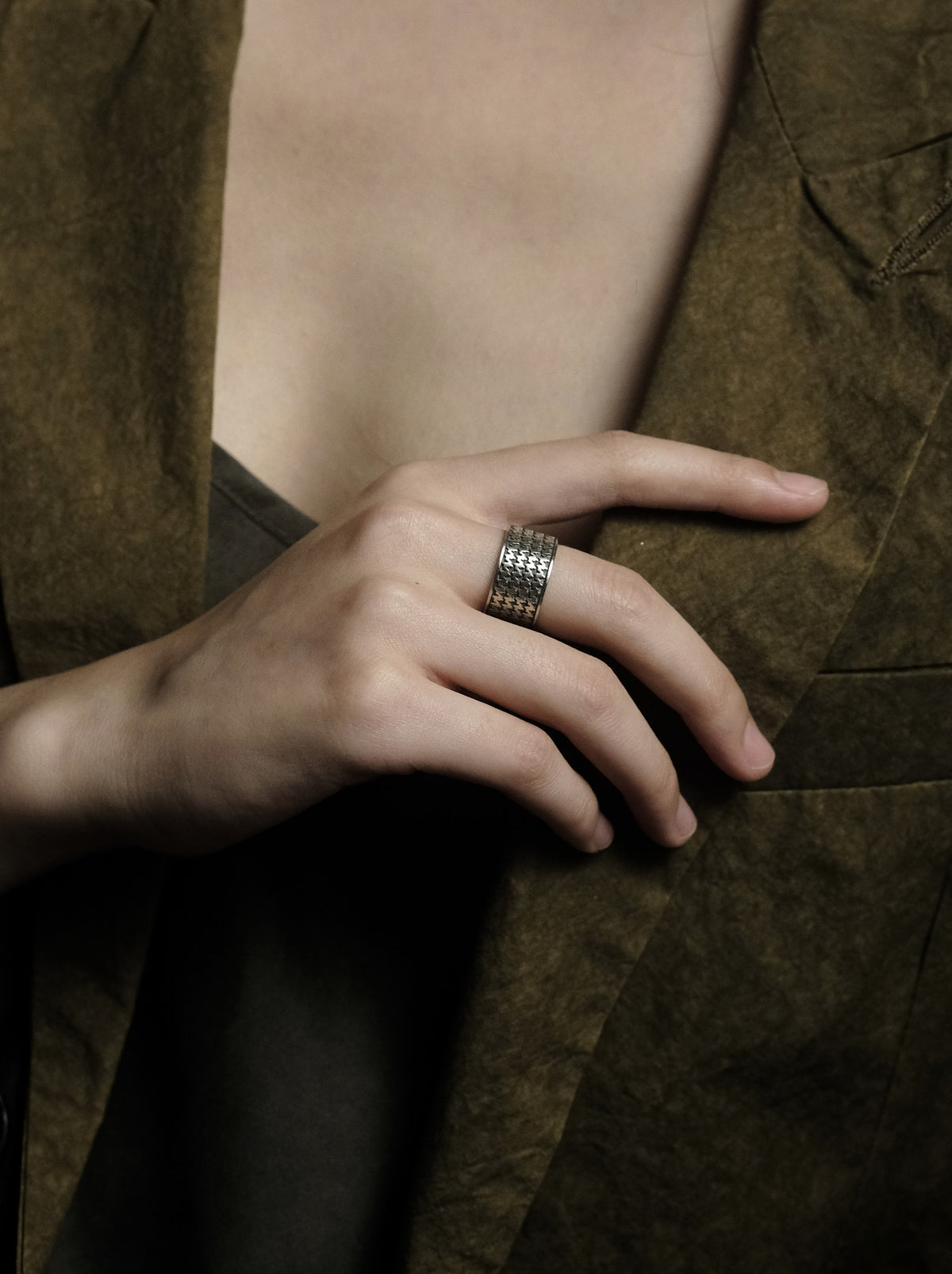 SERIOUSLY NEW-Ebony Houndstooth Ring