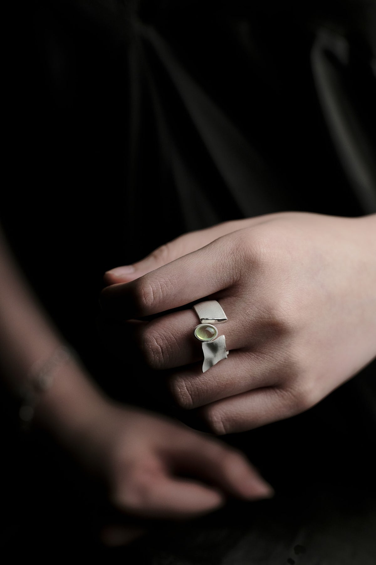 SERIOUSLY NEW-Featherstone Adjustable Ring