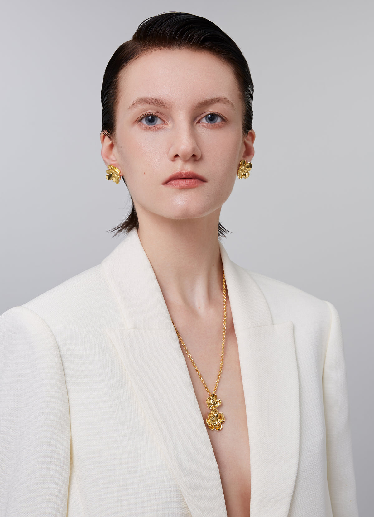 daartemis-Golden Camellia Petal Stud Earrings