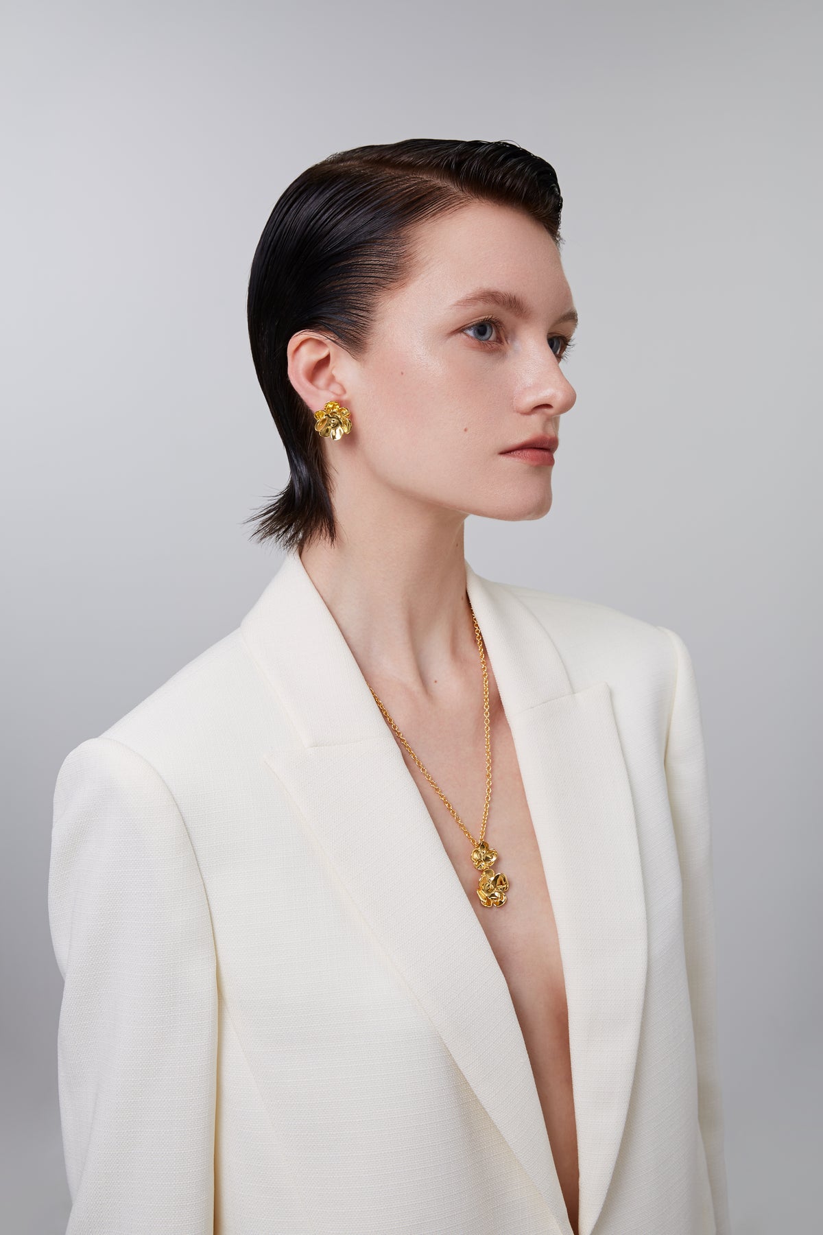 daartemis-Golden Camellia Petal Stud Earrings