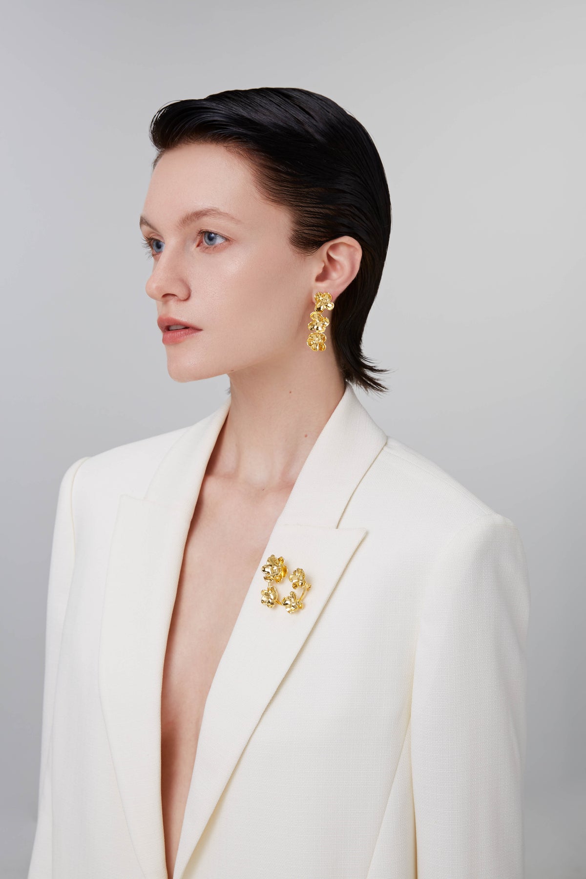 daartemis-Golden Camellia Quartet Brooch