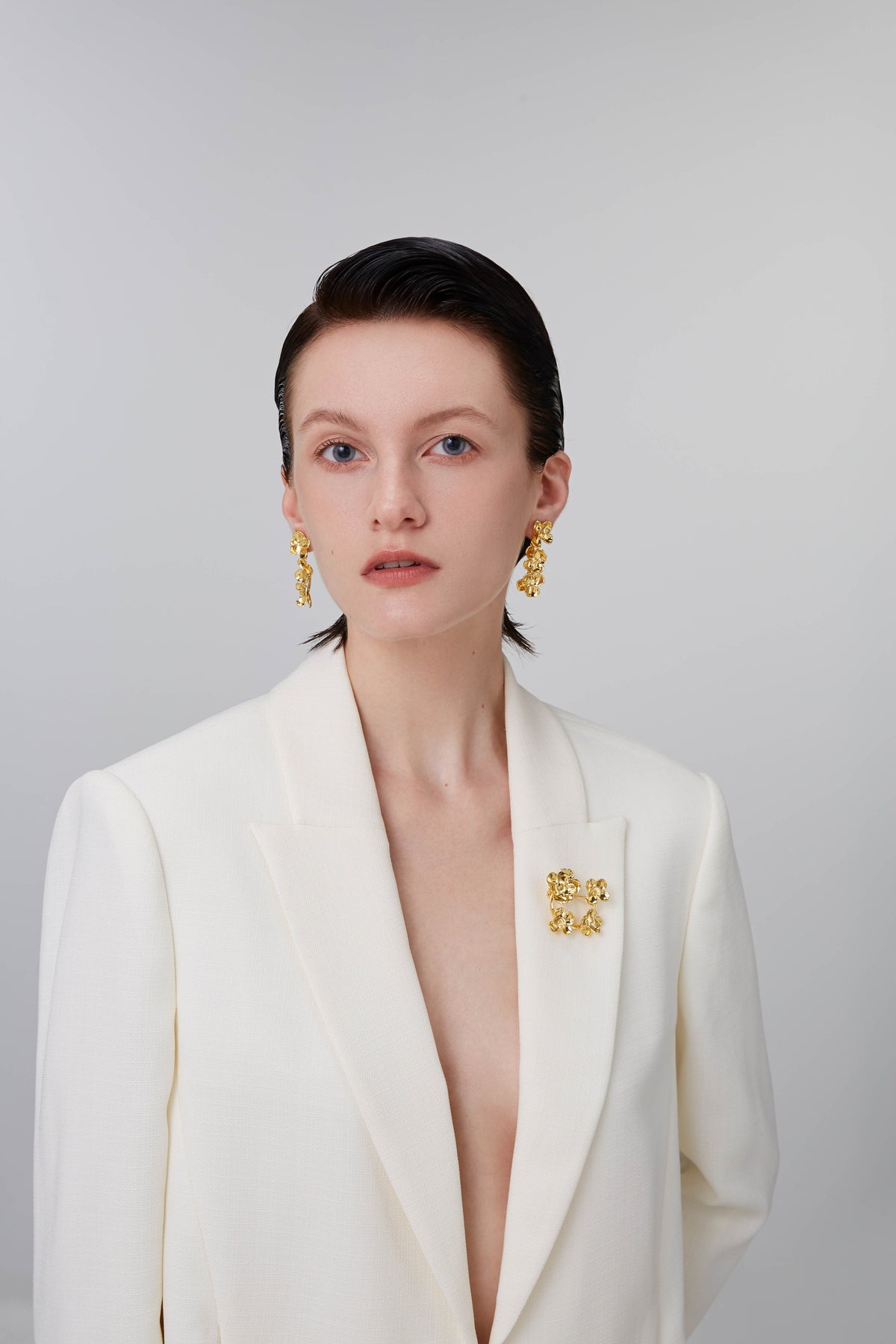 daartemis-Golden Camellia Quartet Brooch