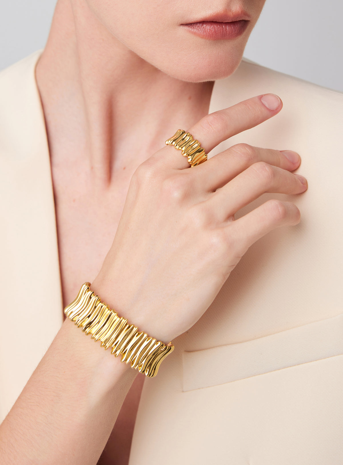 daartemis-Textured Gold Fold Ring