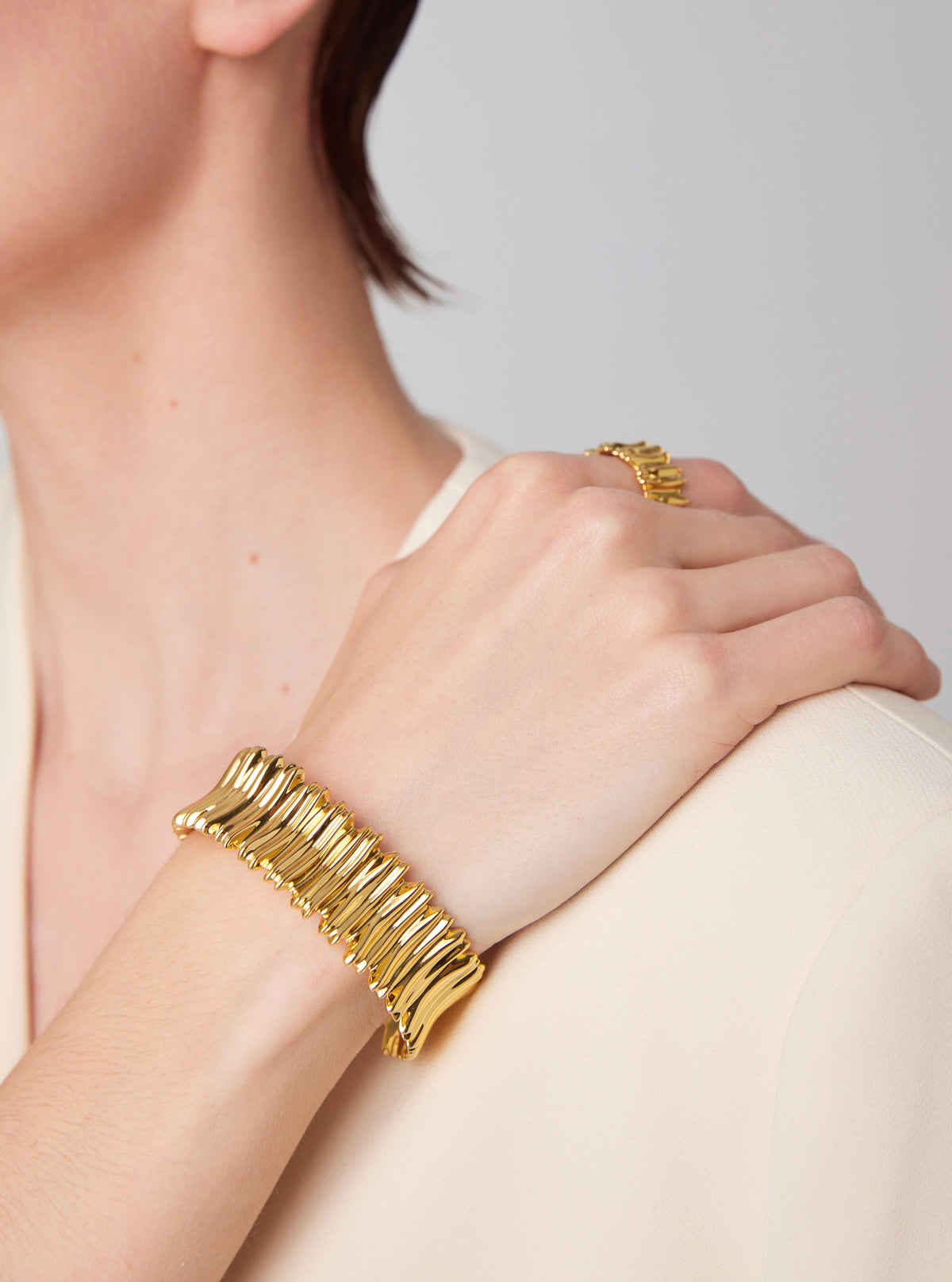 daartemis-Golden Ripple Cuff