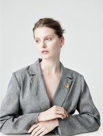 CIGALONG-Victorian Corner Brooch