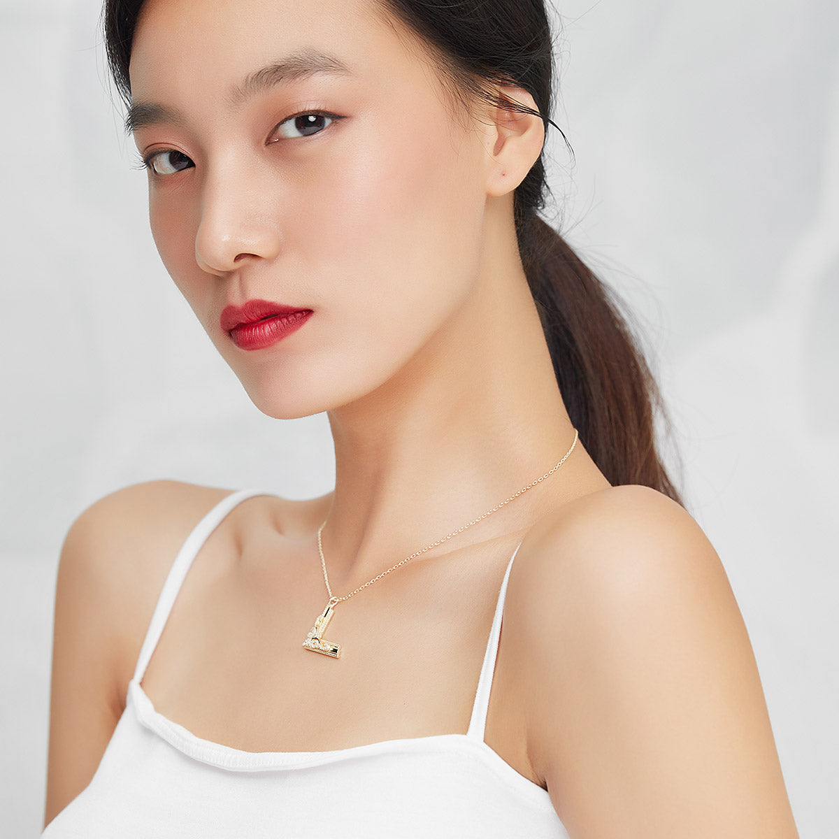 CIGALONG-Victorian Corner Pendant Necklace