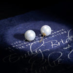 CIGALONG-Lustre Sphere Pearl Studs – 18K Gold Edition
