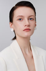 daartemis-White Petal Camellia Studs